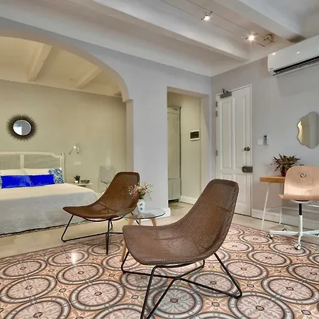 Mint Suites No1 *